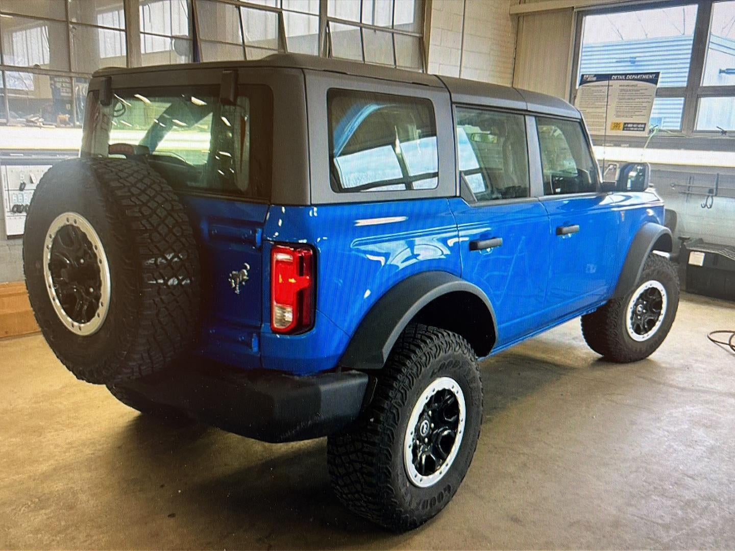 2023 Ford Bronco Base