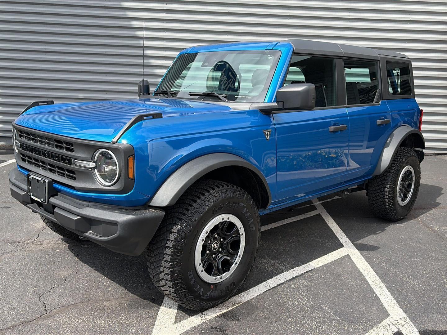 2023 Ford Bronco Base