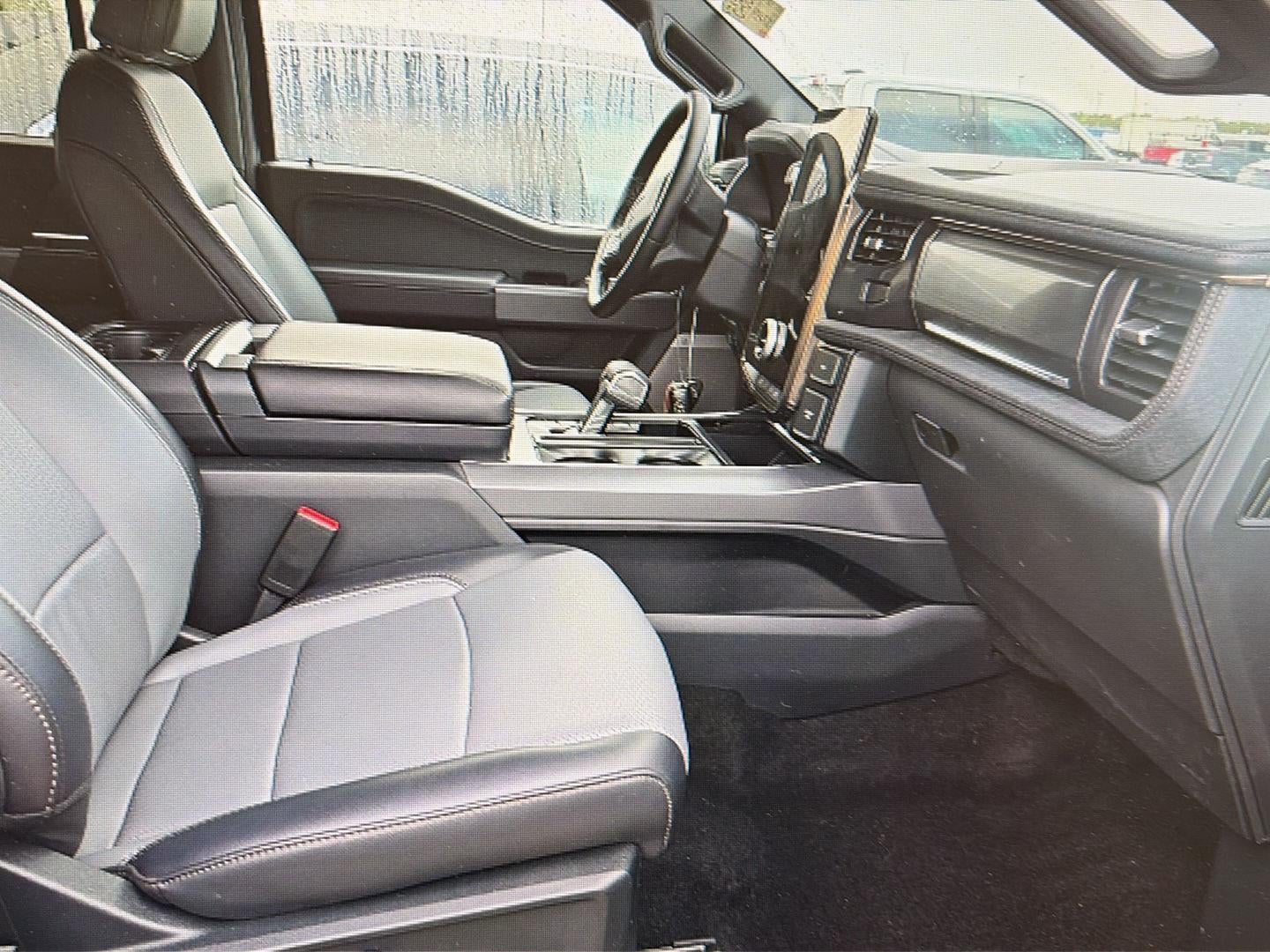 2025 Ford F-150 Lightning LARIAT