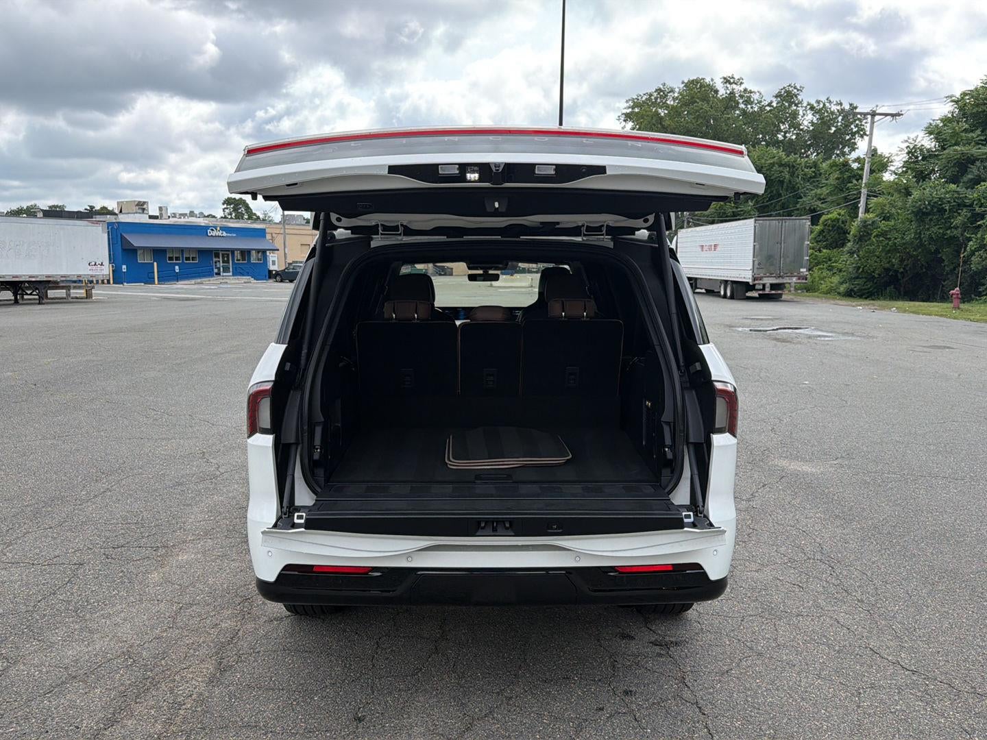 2025 Lincoln Navigator L Black Label