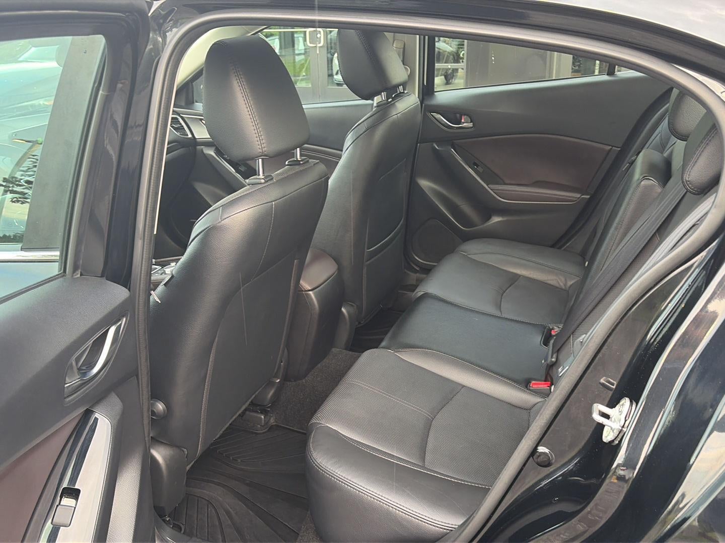 2018 Mazda Mazda3 4-Door Grand Touring