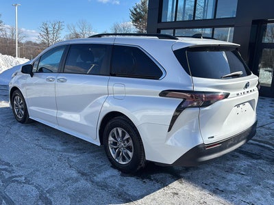 2023 Toyota Sienna XLE