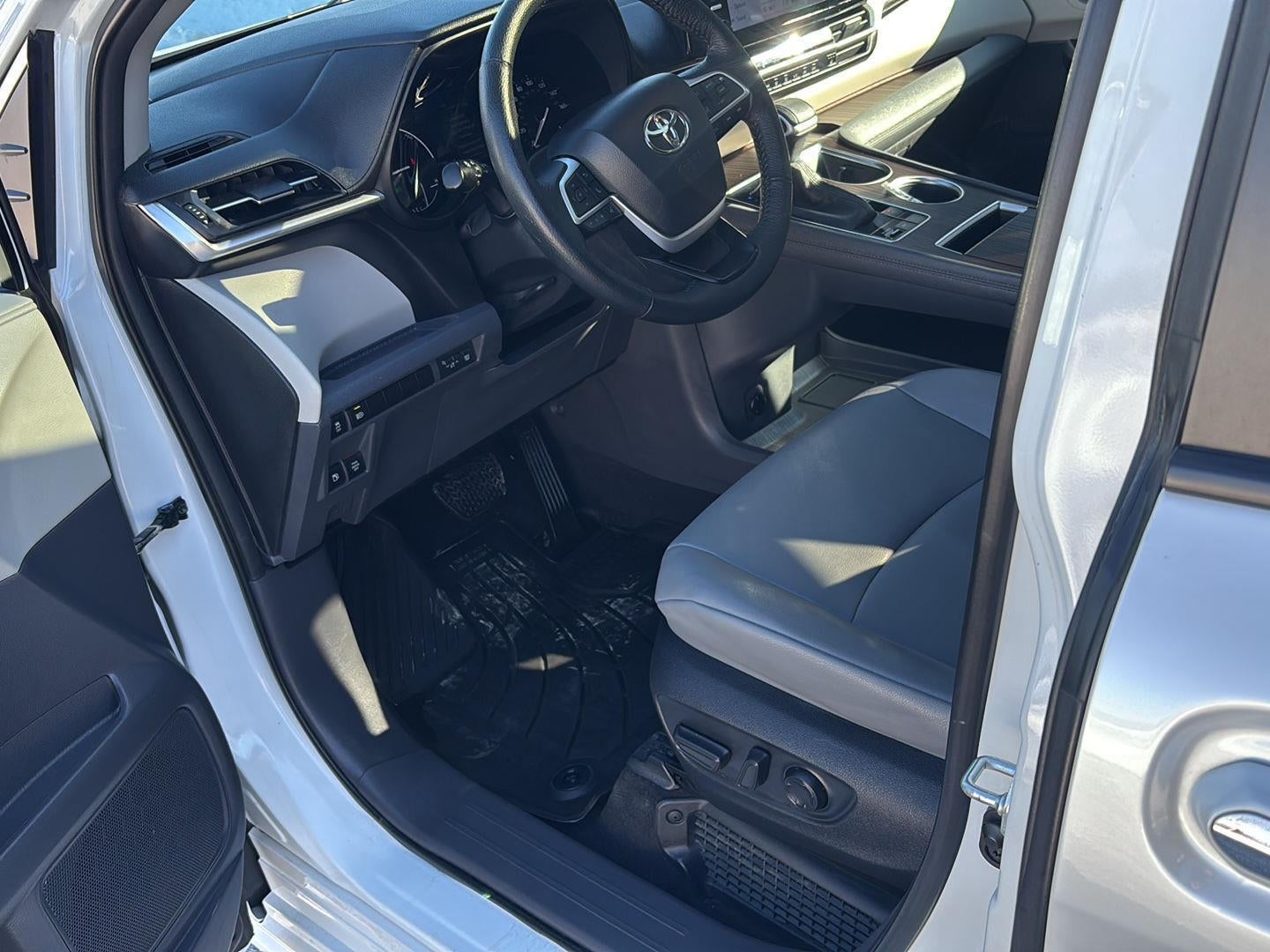 2023 Toyota Sienna XLE