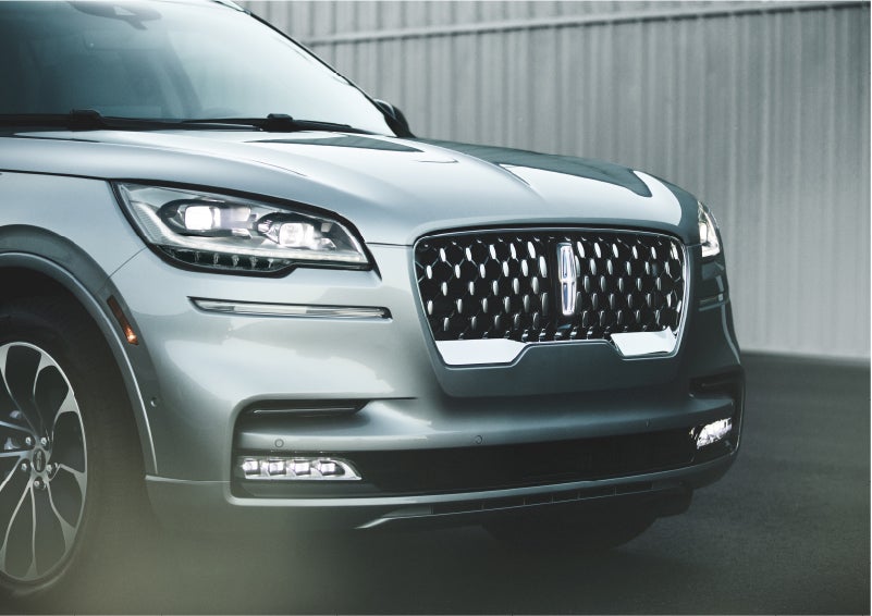 The available adaptive pixel LED headlamps of the 2023 Lincoln Aviator® SUV activated | Sentry Lincoln in Medford MA