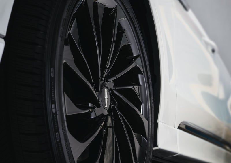 The wheel of the available Jet Appearance package is shown | Sentry Lincoln in Medford MA