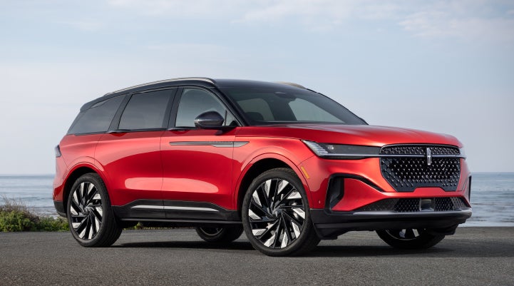 A 2024 Lincoln Nautilus® Reserve model is shown with the stylish available Jet Appearance Package. | Sentry Lincoln in Medford MA