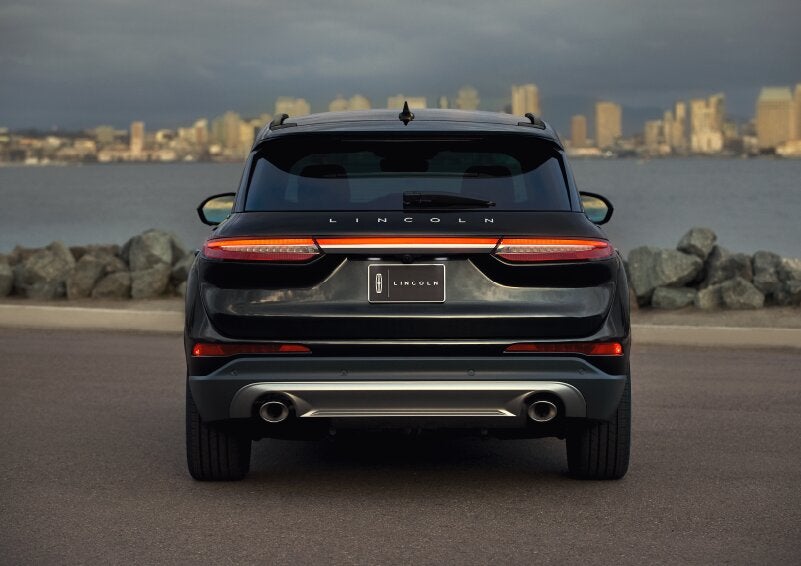 The rear lighting of the 2025 Lincoln Corsair® SUV spans the entire width of the vehicle. | Sentry Lincoln in Medford MA