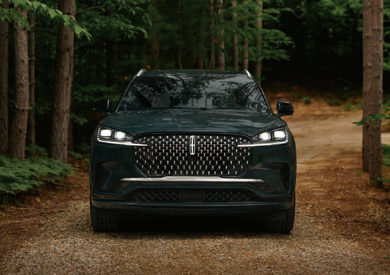 The front grille of a 2027 Lincoln Aviator® Black Label™ SUV is shown. | Sentry Lincoln in Medford MA